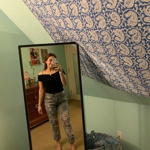 Brandy Melville off the shoulder top